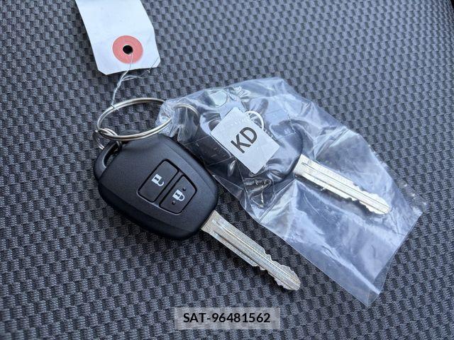 Toyota HIACE VAN 2026-03 7021774-28