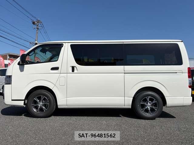 Toyota HIACE VAN 2026-03 7021774-4