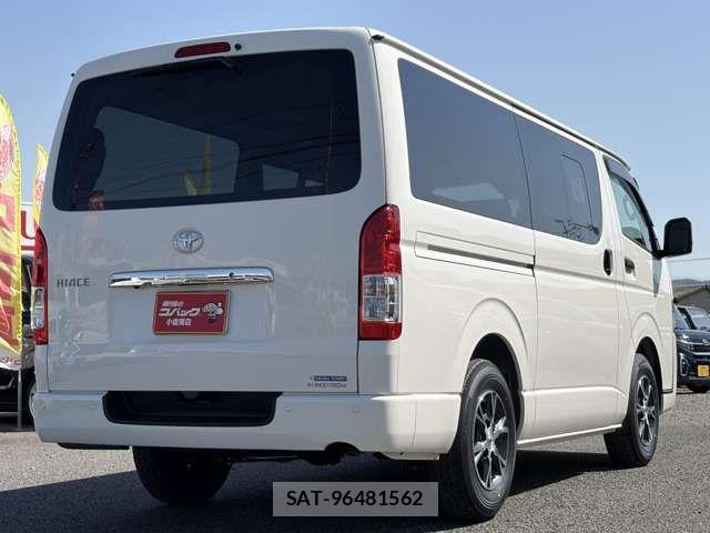 Toyota HIACE VAN 2026-03 7021774-5