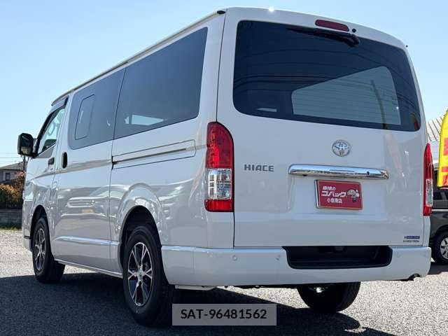 Toyota HIACE VAN 2026-03 7021774-7
