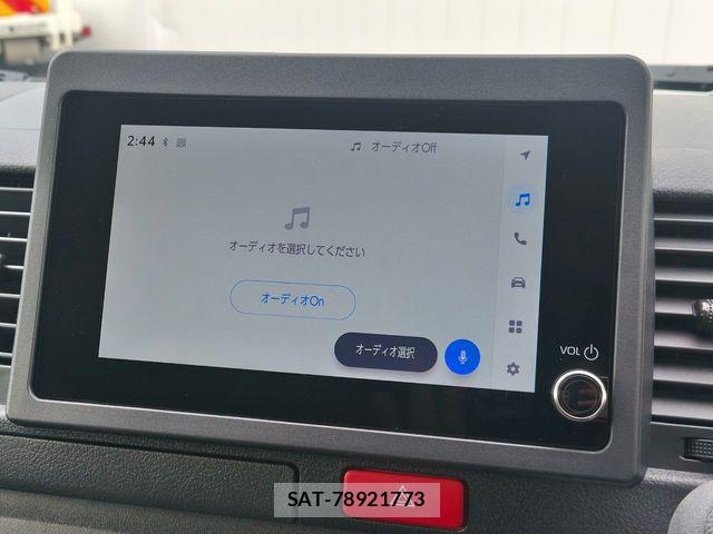 Toyota HIACE VAN 2026-05 7061088-9