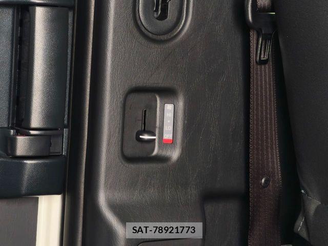 Toyota HIACE VAN 2026-05 7061088-16