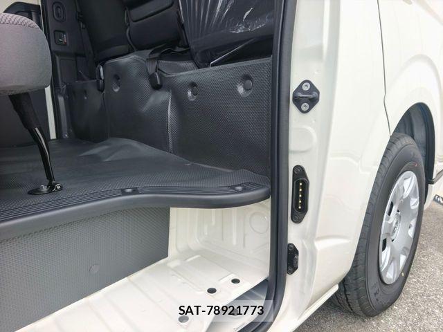 Toyota HIACE VAN 2026-05 7061088-21