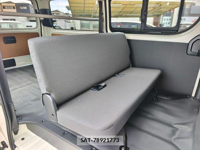 Toyota HIACE VAN 2026-05 7061088-5