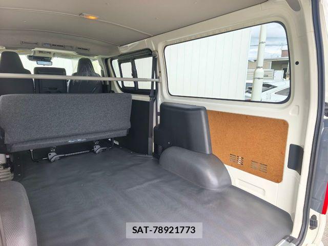 Toyota HIACE VAN 2026-05 7061088-8