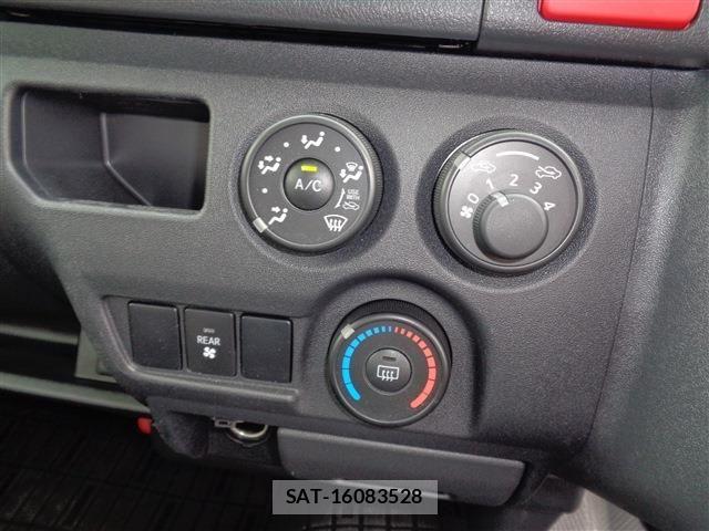 Toyota HIACE VAN 2025-12 7226194-29