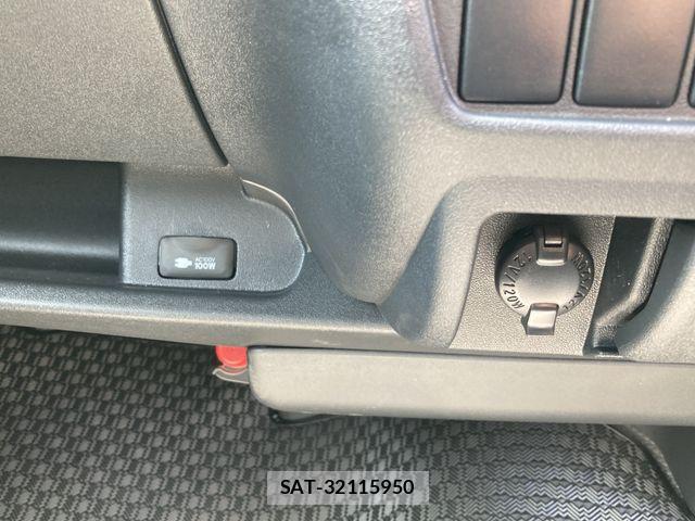 Toyota HIACE VAN 2026-02 7226196-28