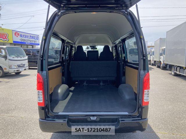 Toyota HIACE VAN 2024-08 7360191-12