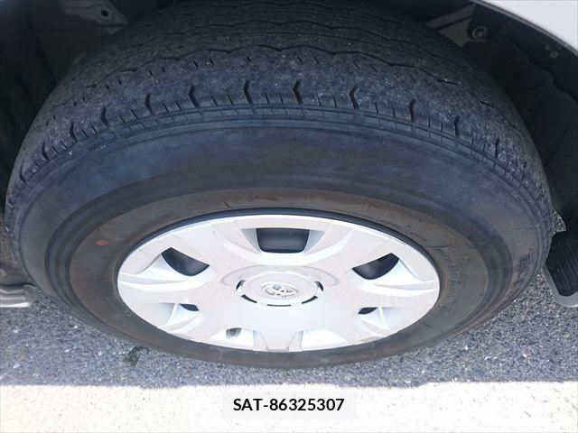 Toyota HIACE VAN 2020-06 7394543-16