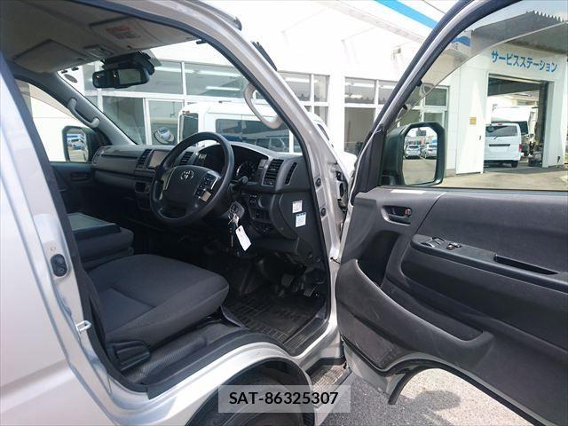 Toyota HIACE VAN 2020-06 7394543-1