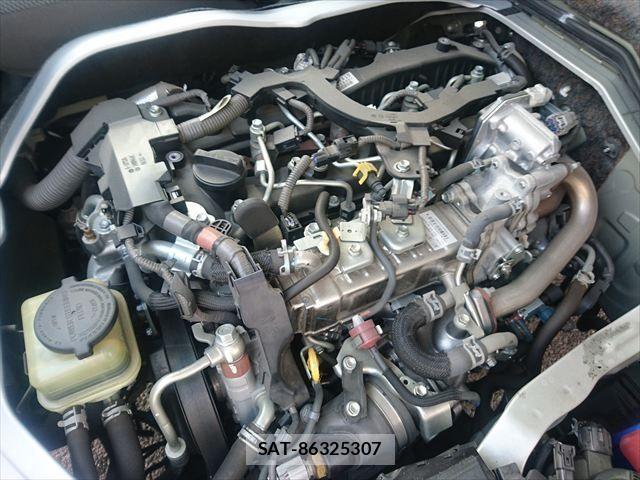 Toyota HIACE VAN 2020-06 7394543-21