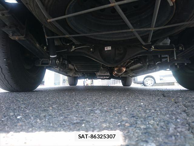 Toyota HIACE VAN 2020-06 7394543-23