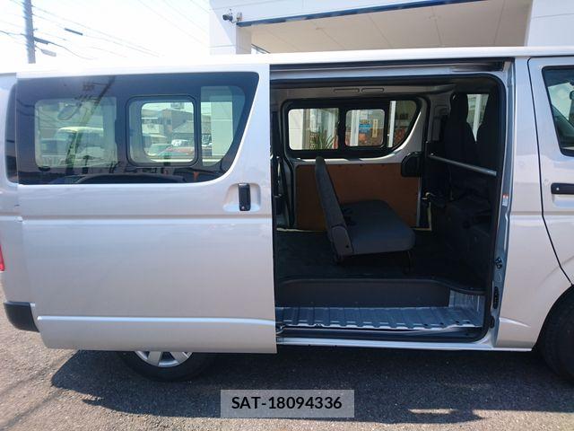 Toyota HIACE VAN 2021-11 7503279-13