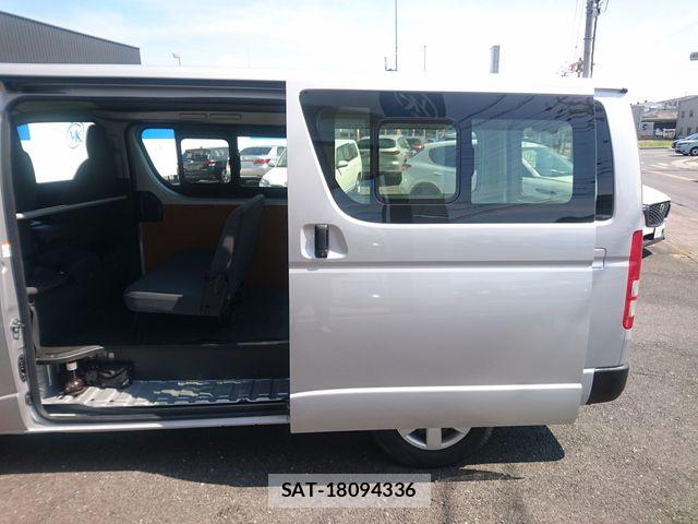 Toyota HIACE VAN 2021-11 7503279-14
