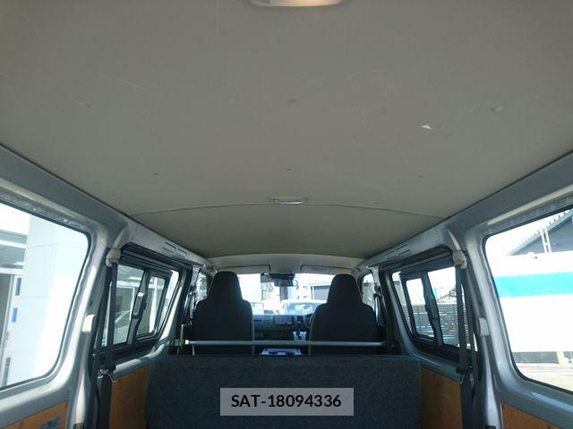 Toyota HIACE VAN 2021-11 7503279-18