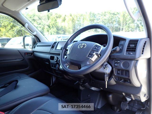 Toyota HIACE VAN 2025-03 7510283-19