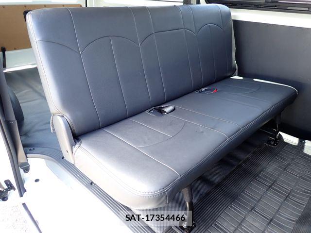 Toyota HIACE VAN 2025-03 7510283-23