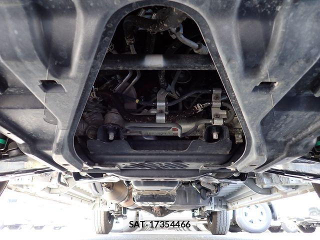 Toyota HIACE VAN 2025-03 7510283-27