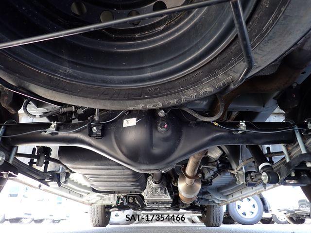 Toyota HIACE VAN 2025-03 7510283-28
