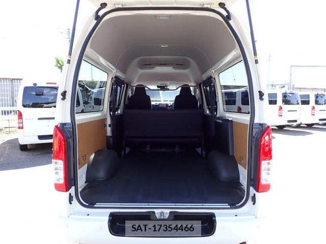Toyota HIACE VAN 2025-03 7510283-6