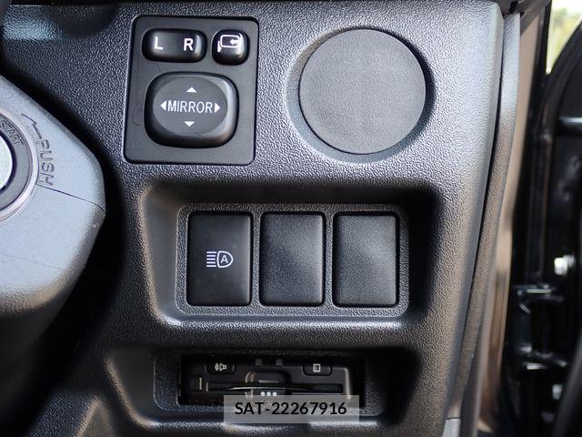 Toyota HIACE VAN 2023-08 7620838-15