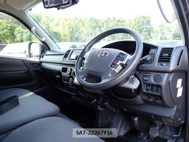 Toyota HIACE VAN 2023-08 7620838-18