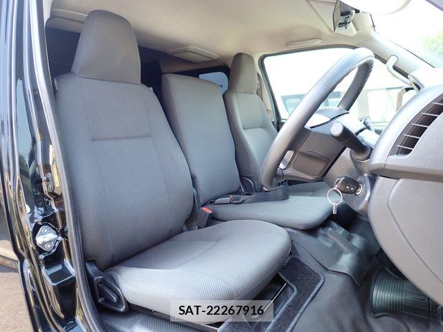 Toyota HIACE VAN 2023-08 7620838-19