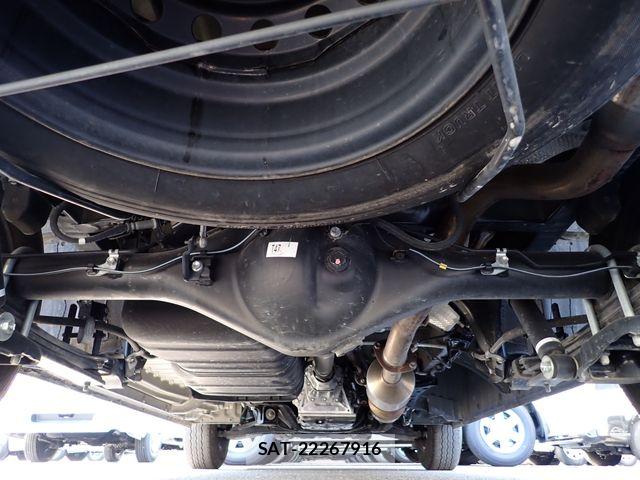 Toyota HIACE VAN 2023-08 7620838-28