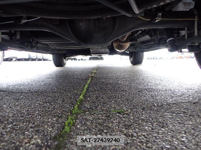 Toyota HIACE VAN 2020-06 8038786-11
