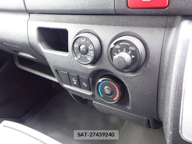 Toyota HIACE VAN 2020-06 8038786-16