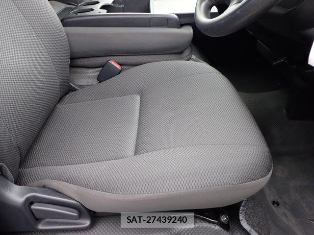 Toyota HIACE VAN 2020-06 8038786-22