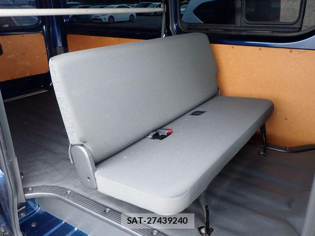 Toyota HIACE VAN 2020-06 8038786-23