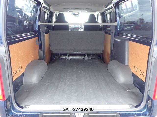 Toyota HIACE VAN 2020-06 8038786-24