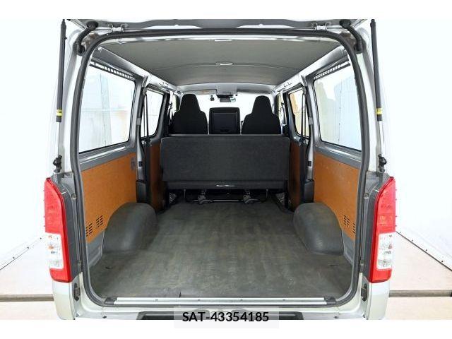Toyota HIACE VAN 2021-06 8159404-11