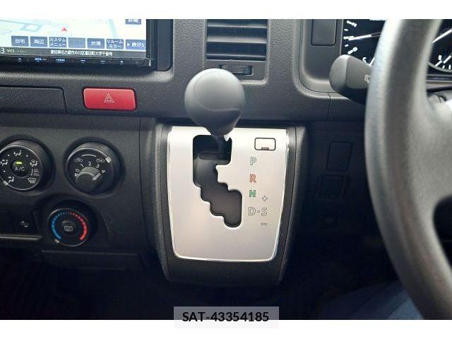 Toyota HIACE VAN 2021-06 8159404-14