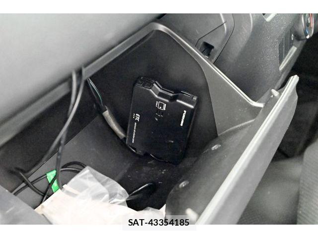 Toyota HIACE VAN 2021-06 8159404-18