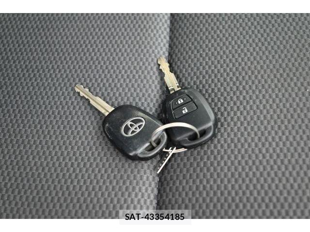Toyota HIACE VAN 2021-06 8159404-20
