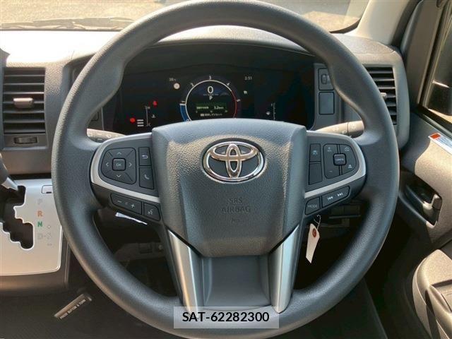 Toyota HIACE VAN 2026-07 8210699-11