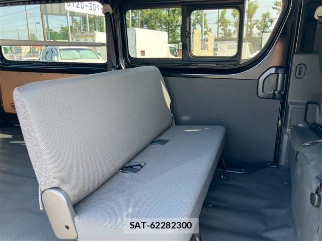 Toyota HIACE VAN 2026-07 8210699-20
