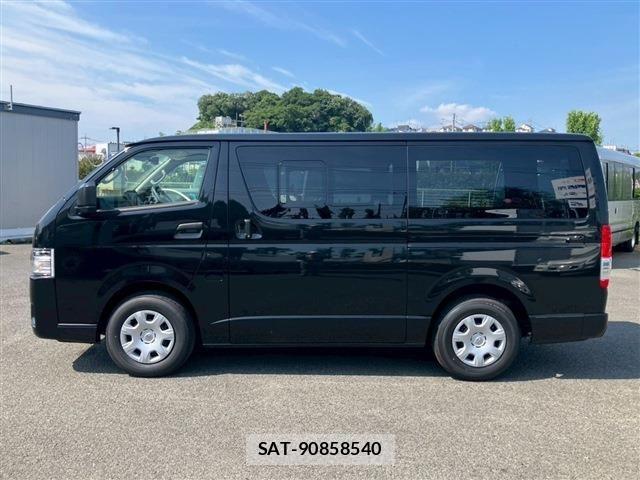 Toyota HIACE VAN 2026-07 8210698-7