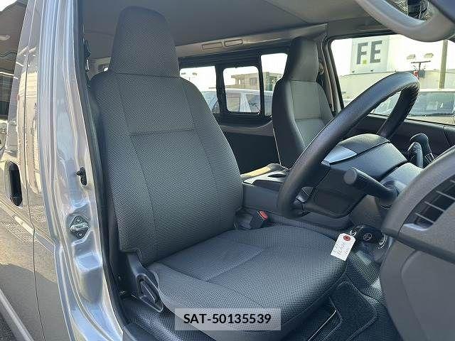 Toyota HIACE VAN 2024-07 8246958-10