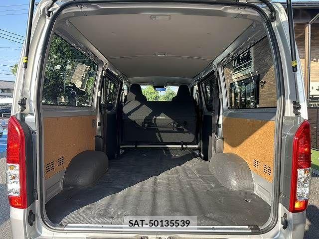 Toyota HIACE VAN 2024-07 8246958-12