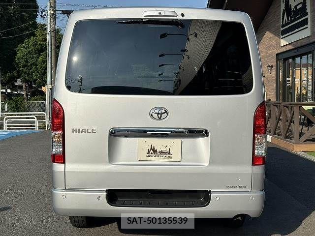 Toyota HIACE VAN 2024-07 8246958-14