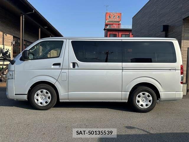 Toyota HIACE VAN 2024-07 8246958-15