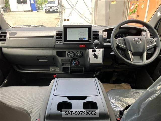 Toyota HIACE VAN 2026-07 8246957-10