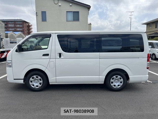 Toyota HIACE VAN 2026-07 8338232-1