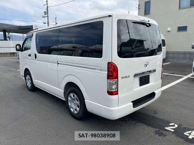 Toyota HIACE VAN 2026-07 8338232-2