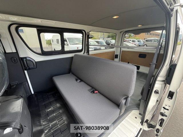 Toyota HIACE VAN 2026-07 8338232-6