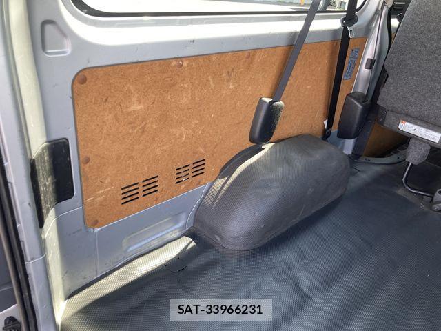 Toyota HIACE VAN 2021-06 8629399-10