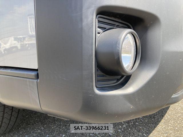 Toyota HIACE VAN 2021-06 8629399-12